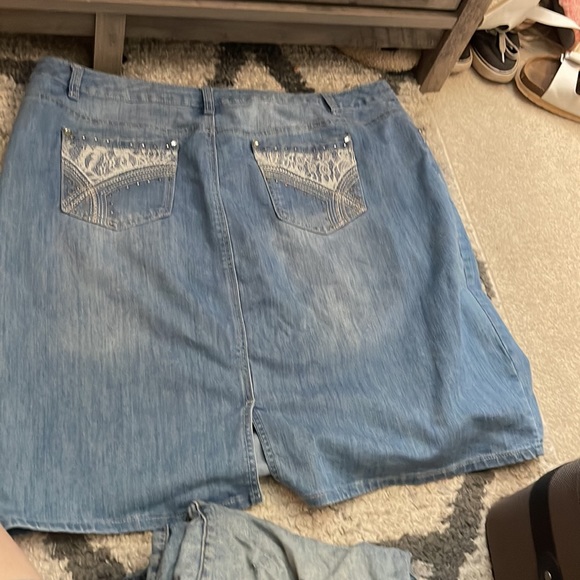 Jean skirt - Picture 2 of 2